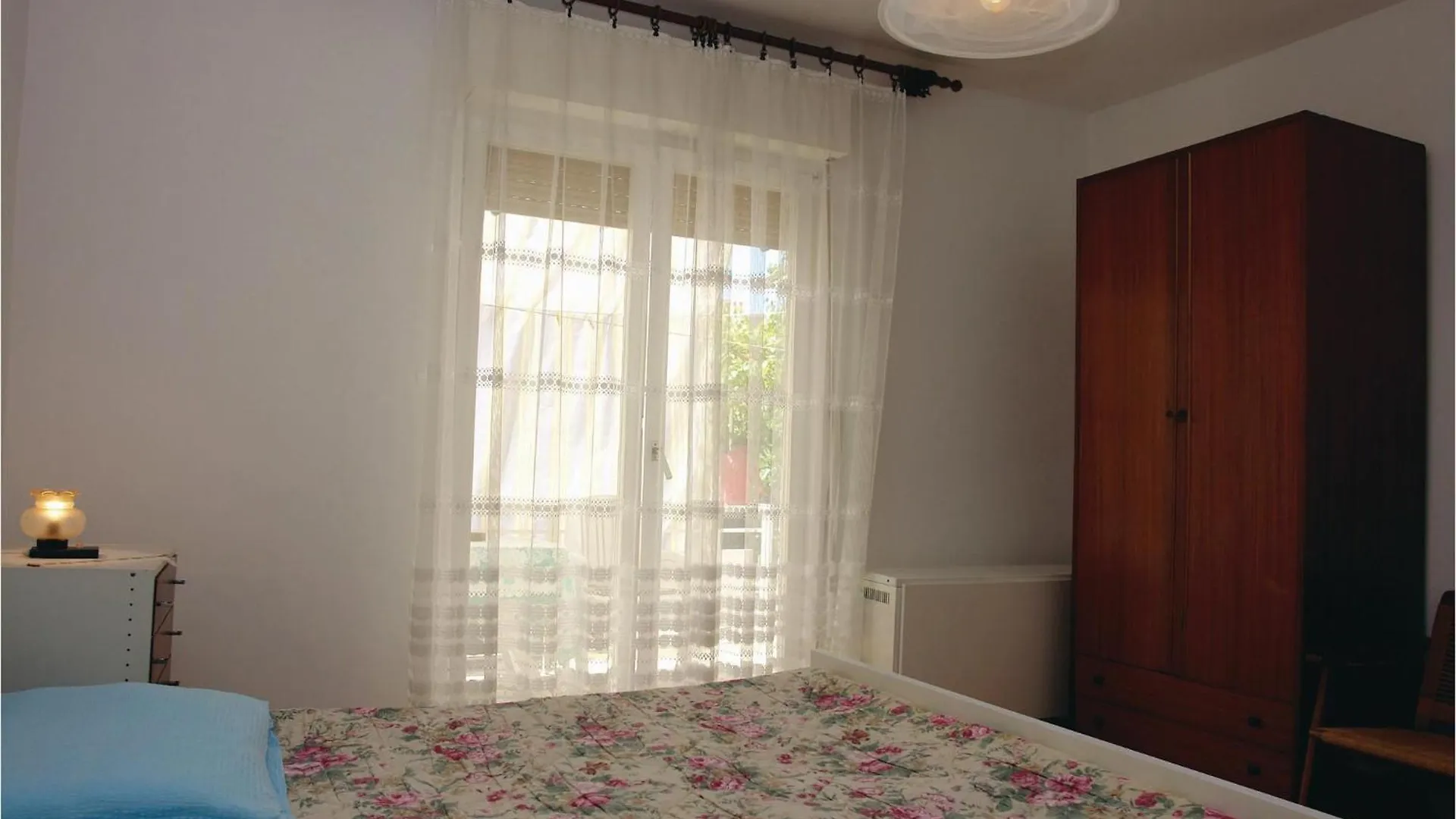 Stunning Apartment In Pula With Kitchen