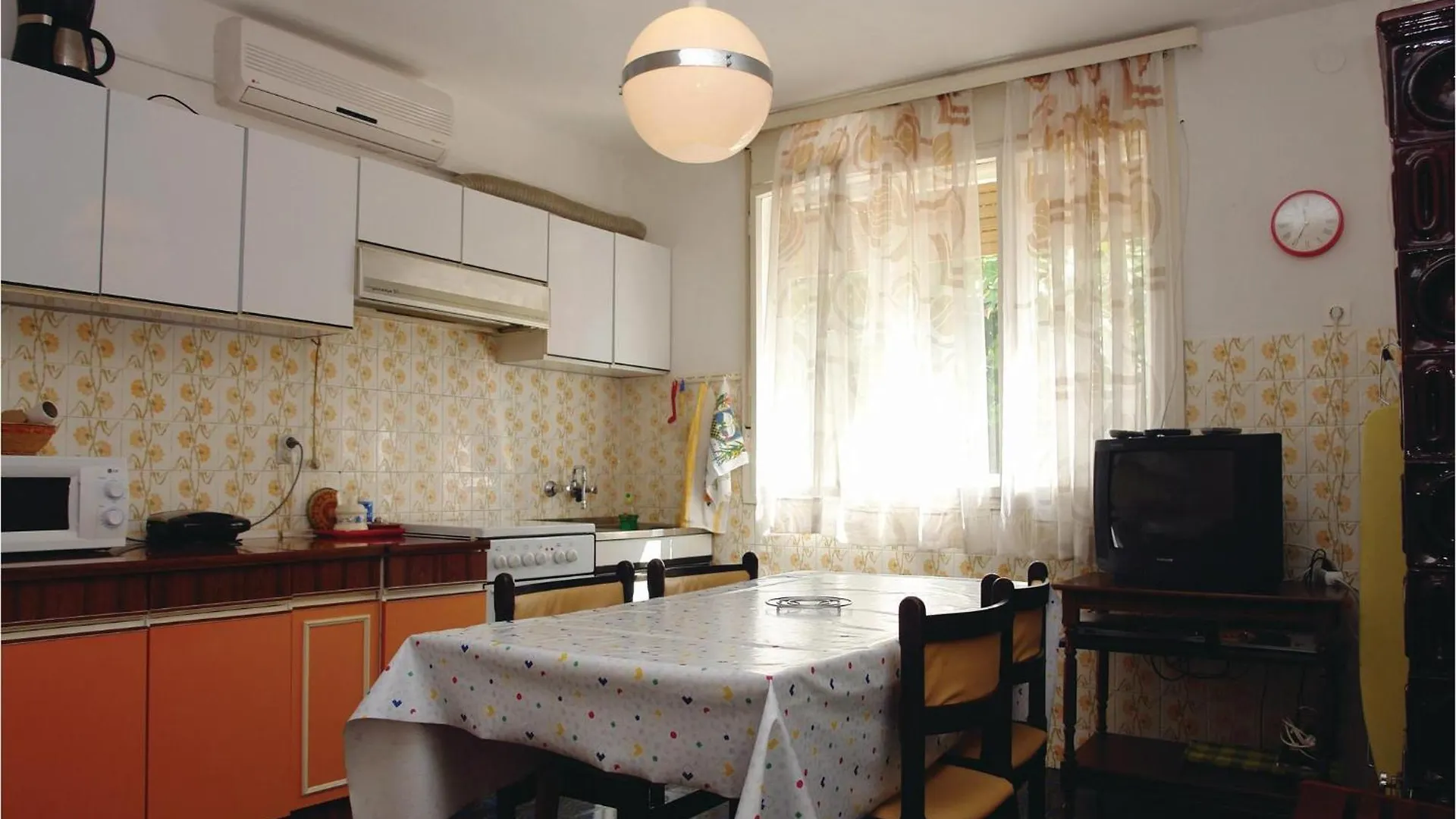 Stunning Apartment In Pula With Kitchen