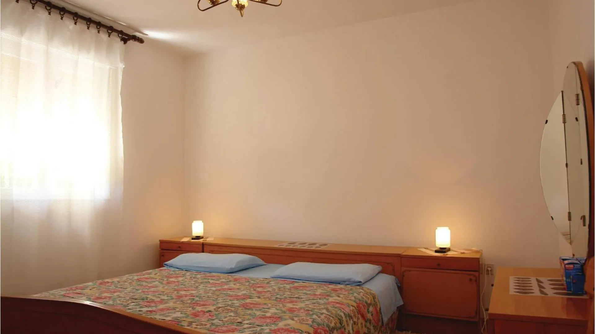 Stunning Apartment In Pula With Kitchen 0*,